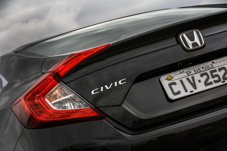 Детали экстерьера Honda Civic Sport Sedan (FC) 2016 года  (LA) (фото 16 из 26)